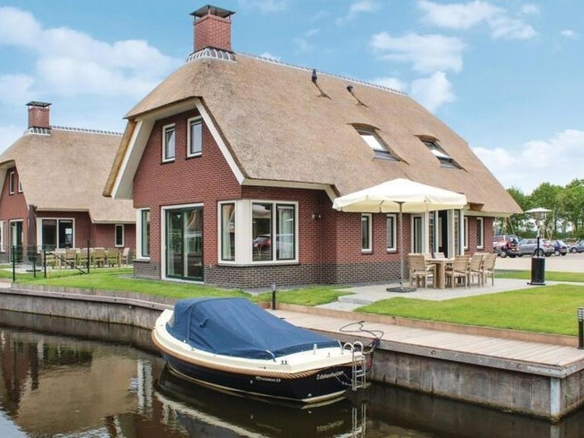 Villa With Sauna, On A Holiday Park On The Water Idskenhuizen Exterior photo