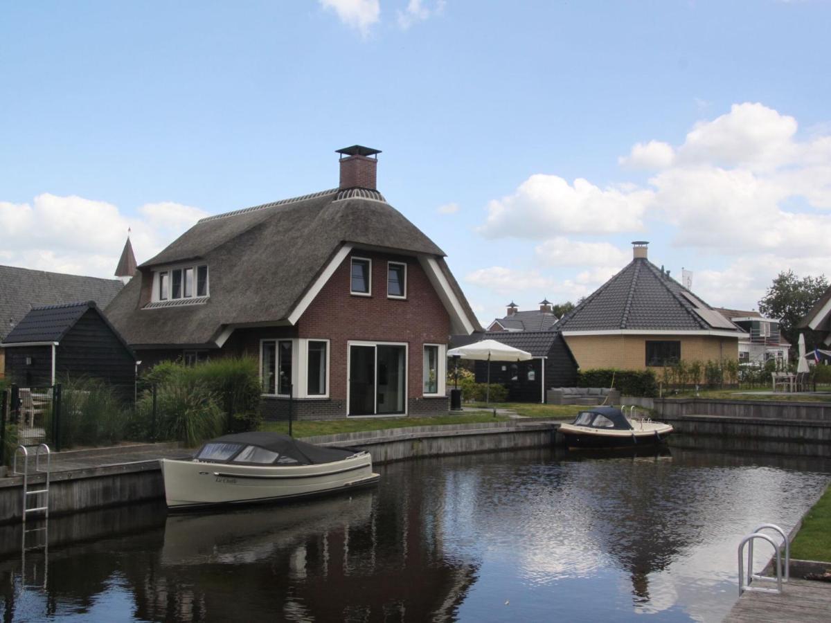 Villa With Sauna, On A Holiday Park On The Water Idskenhuizen Exterior photo