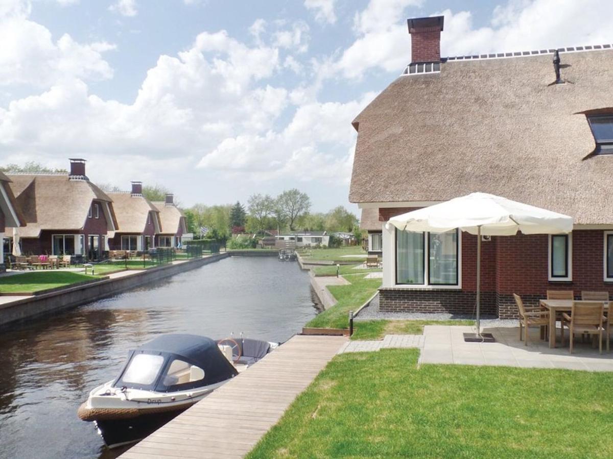 Villa With Sauna, On A Holiday Park On The Water Idskenhuizen Exterior photo